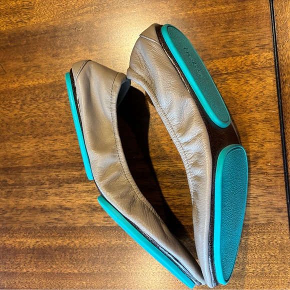 Tieks by Gavrieli Classic Ballet Foldable Flats‎ in Taupe/Beige - Picture 5 of 5